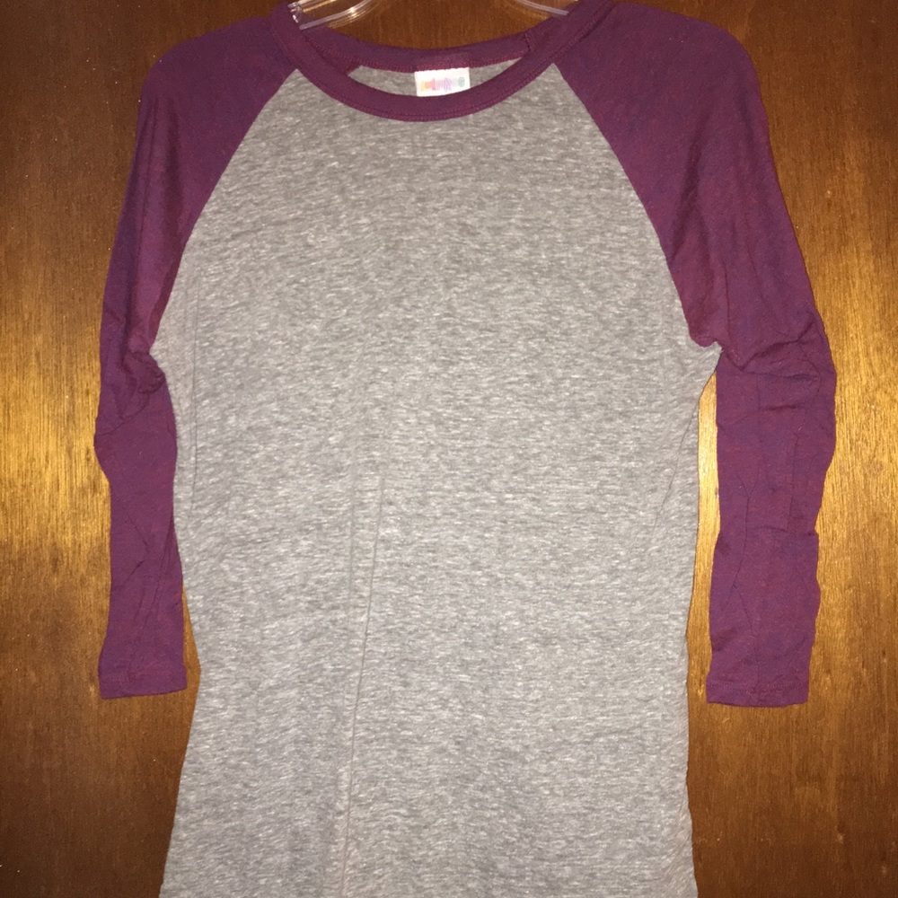 Lularoe “Randy” unisex baseball tee, grey & maroon